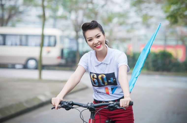 A hau Thuy Van xinh dep lam dai su gio trai dat-Hinh-12